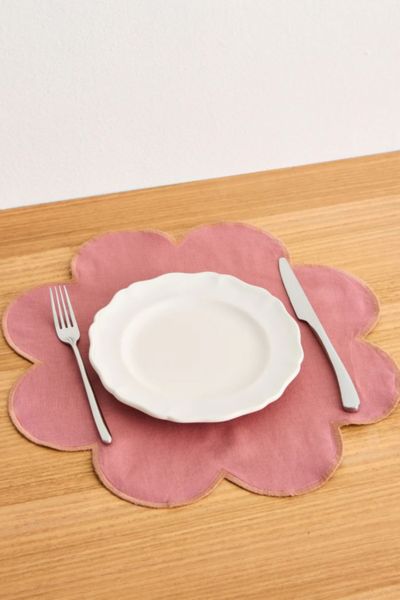 Bed Threads French Flax Linen Petal Placemat Set In Pink Clay/hazelnut At Urban Outfitters In Pink