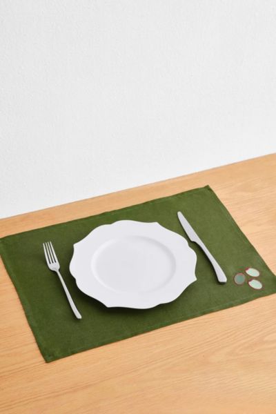 Bed Threads French Flax Linen Les Fruits Placemat Set In Olive At Urban Outfitters In Green