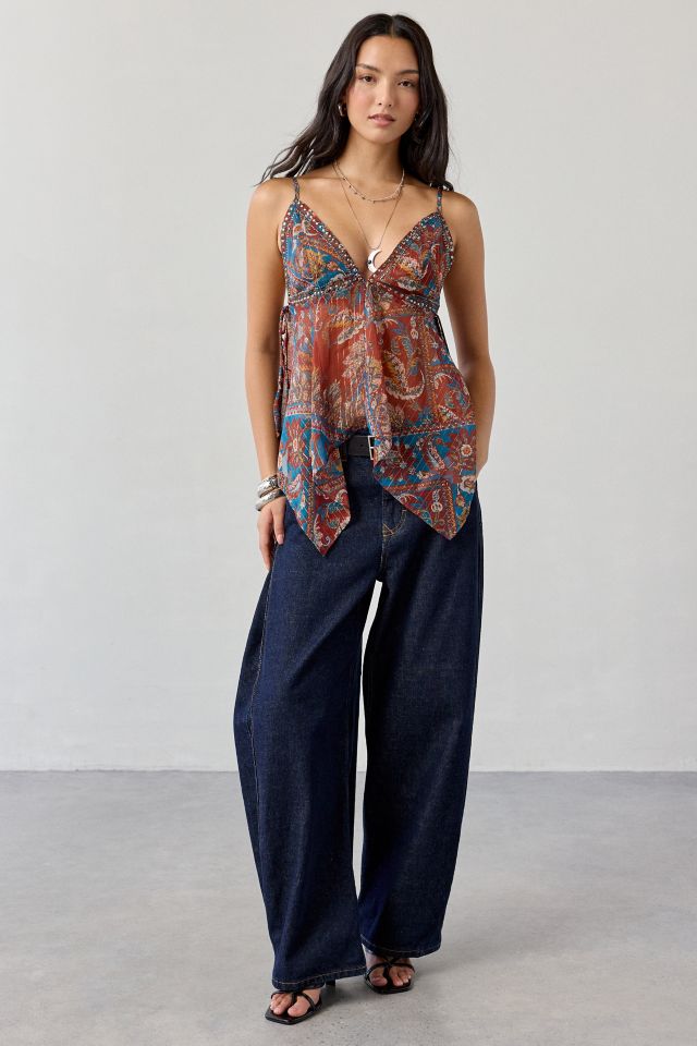 Camisole babydoll à ourlet foulard en mousseline chatoyante UO Spellbound #1