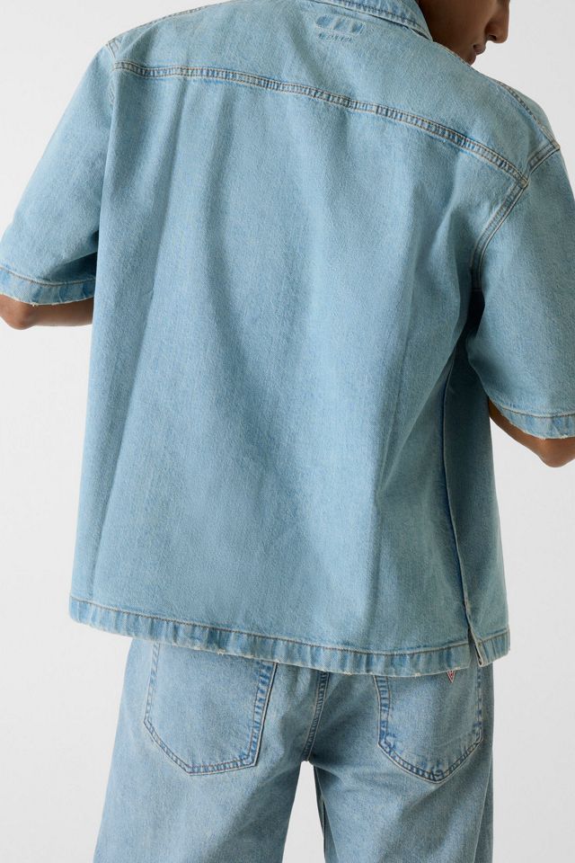GUESS JEANS Oversize Crop Short Sleeve Shirt | Urban Outfitters