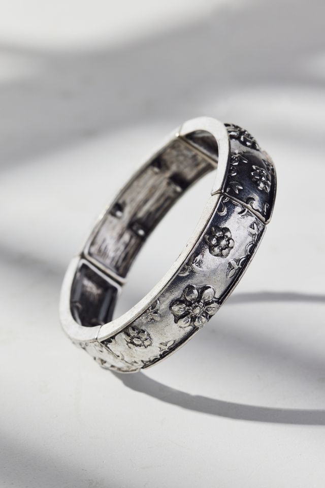 Bracelet jonc en métal gravé à motif floral bohème Dahlia #1