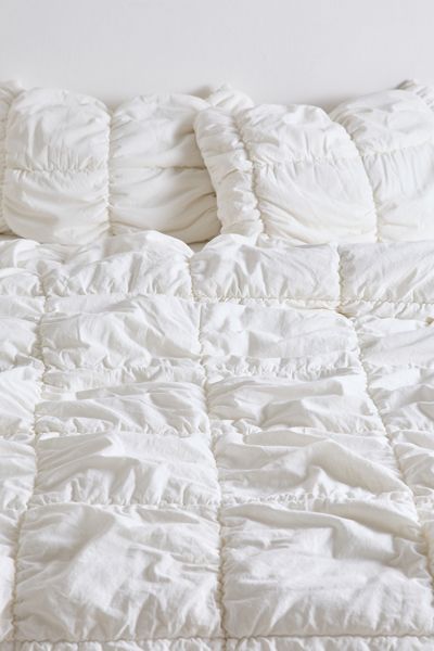 Poppy Puff Comforter