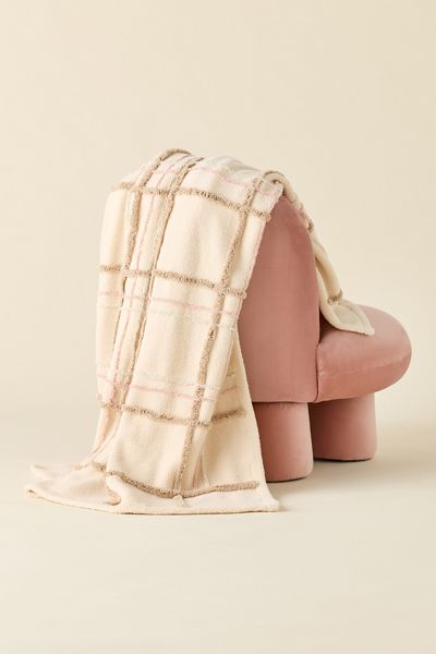 Amped Fleece Cozy Throw Blanket | Urban Outfitters