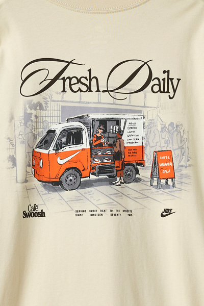 Nike Café Swoosh Graphic Tee
