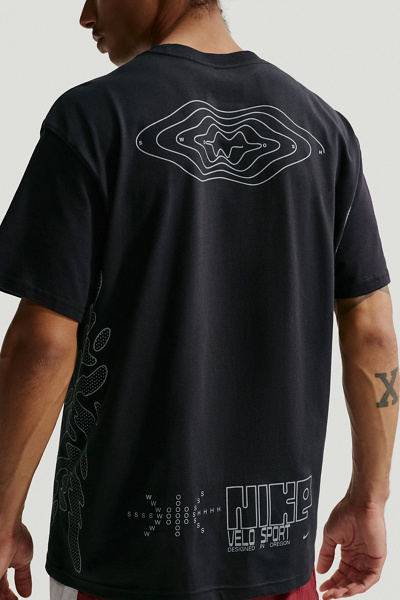 Nike Sportswear Cycle Reflective Graphic Tee