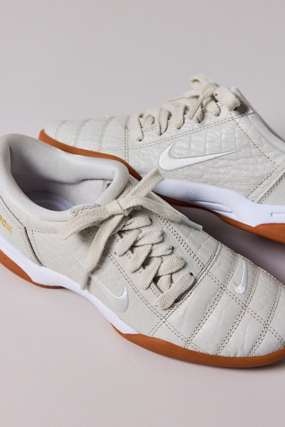 Nike Women's Total 90 Sneaker