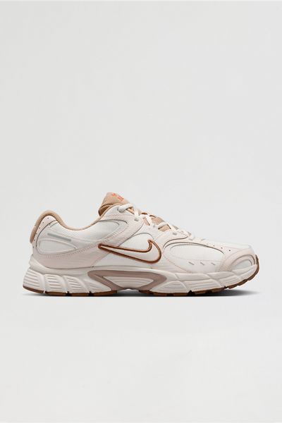 Nike Men's V5 RNR Sneakers