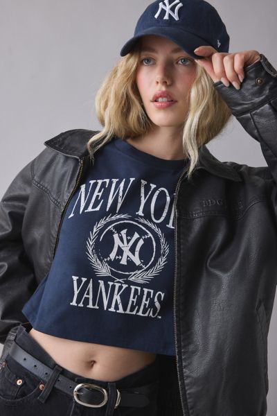 Mitchell & Ness Ny Yankees Graphic Boxy Cropped Tee In Dark Blue, Women's At Urban Outfitters In Blue