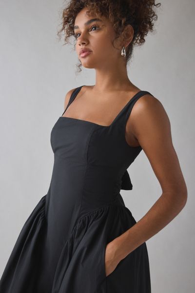 ASTR Vinya Basque Waist Tie-Back Bow Midi Dress