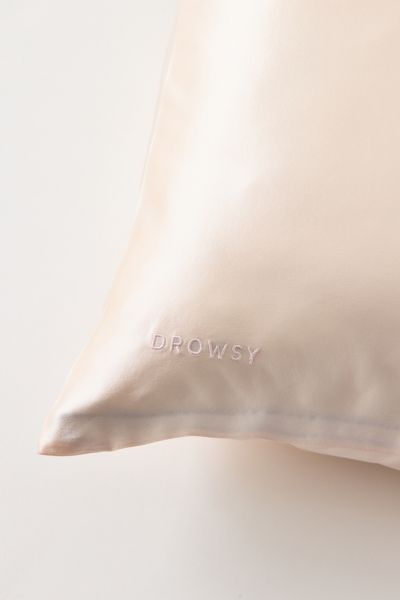 Drowsy Sleep Co Queen Silk Pillowcase In Sunset Pink At Urban Outfitters