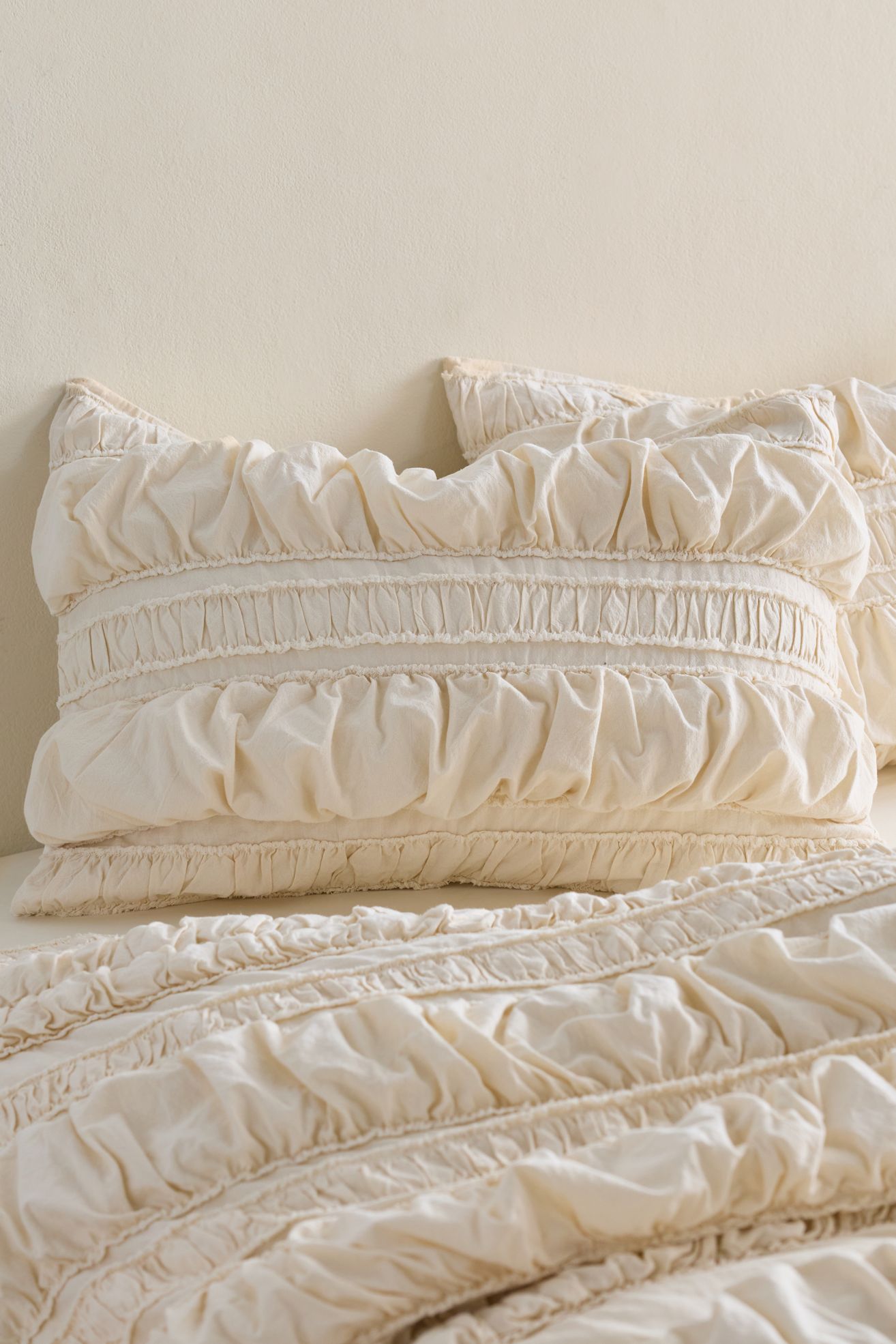 Hilo Cinch Ruffle Sham Set - Cream, STANDARD