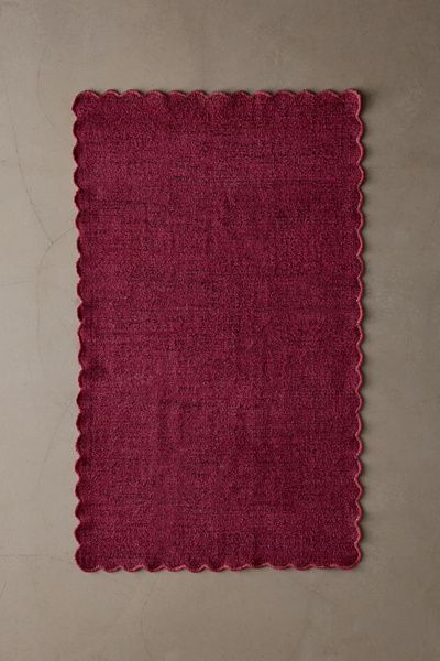 Scalloped Shag Rug | Urban Outfitters