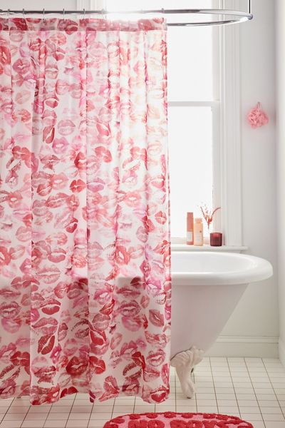 Rideau de douche à motif de tache de rouge à lèvres
