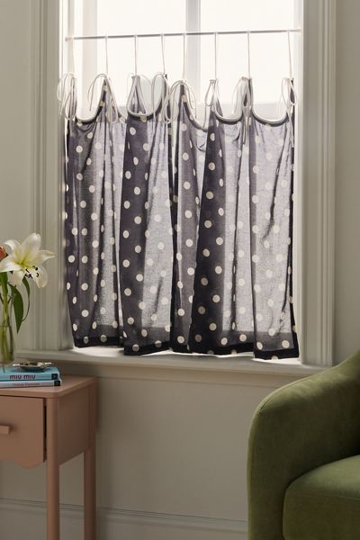 Scalloped Tie-Top Café Curtain Set