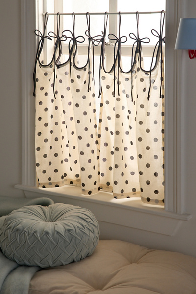 Urban Outfitters Scalloped Tie-Top Café Curtain - Thumbnail 3