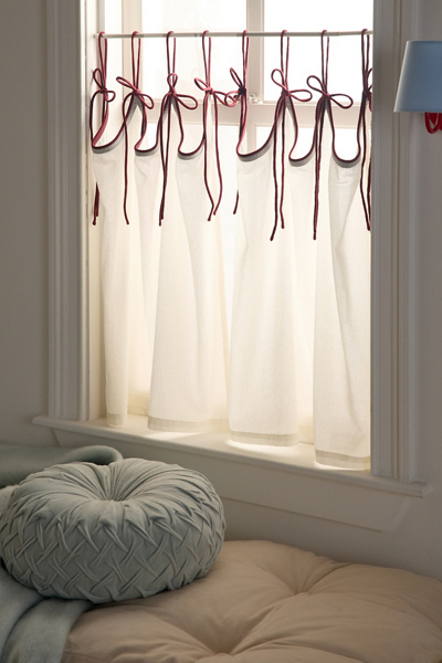 Scalloped Tie-Top Café Curtain Set