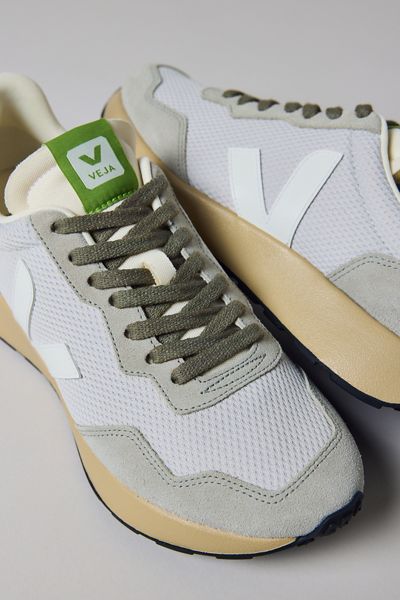 Veja Women's Paulistana Sneakers