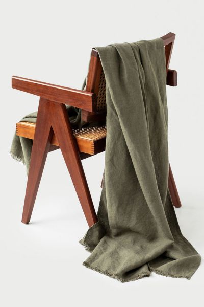 Magiclinen Heavyweight Linen Throw Blanket In Dark Green At Urban Outfitters