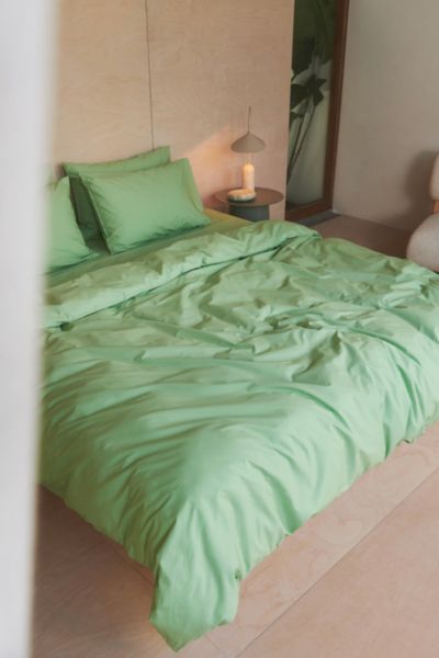 Bed Threads Organic Cotton Percale Sheet Set In Apple At Urban Outfitters