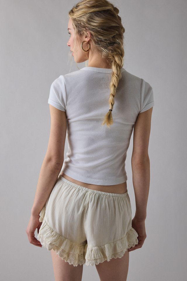 Kimchi Blue Sedona Lace Trim Ruffle Micro Shorts | Urban Outfitters