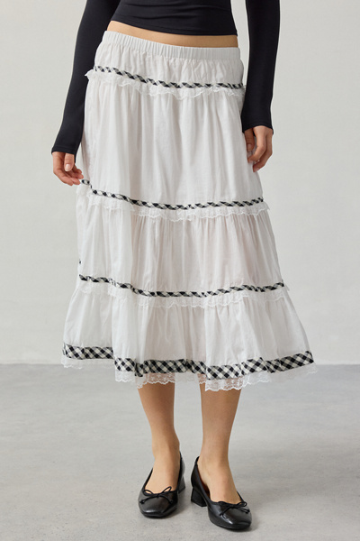 Kimchi Blue Esther Lace Trim Tiered Midi Skirt In White, Women's At Urban Outfitters In White
