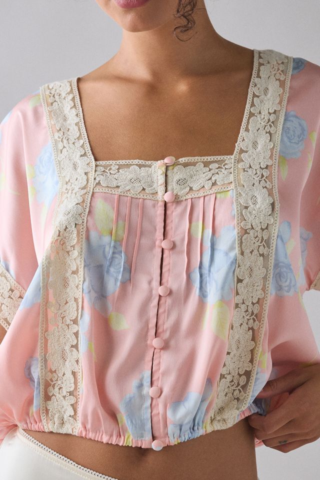 Kimchi Blue Ada Short Sleeve Lace Trim Satin Blouse | Urban Outfitters