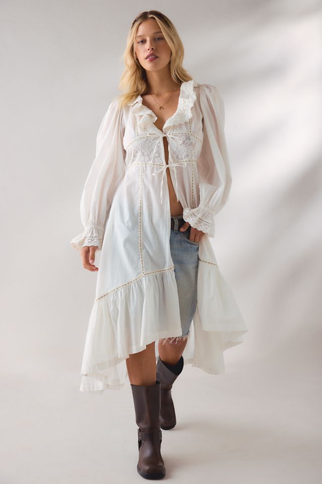 Kimchi Blue Lila Eyelet Lace Trim Tie-Front Maxi Top | Urban