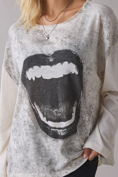 BDG Kurt Mouth Graphic Oversized Boatneck Long Sleeve Tee