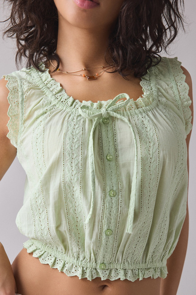 リ*サ様 layered lace tank チョウピラコ Kimchi Blue Juniper Lace Trim Tie-Front Crop Tank Top | Urban