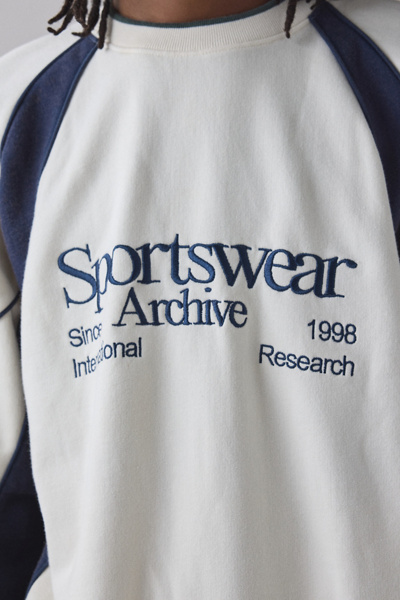 iets frans… Sporty Paneled Crew Neck Sweatshirt