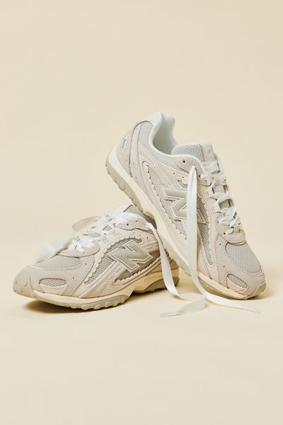 New Balance 204L Sneakers