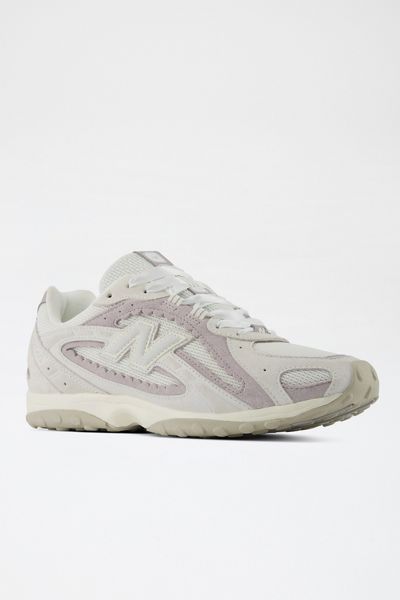 New Balance 204L Sneakers