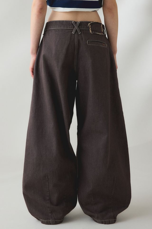 BDG Jax Pleated Cocoon Low-Rise Jeans #4