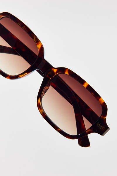 Leslie Square Sunglasses | Urban Outfitters display picture 3