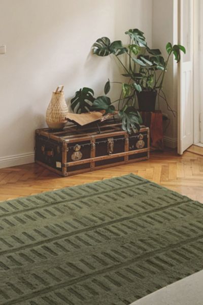 Revival Tschudi Washable Wool Rug In Moss At Urban Outfitters