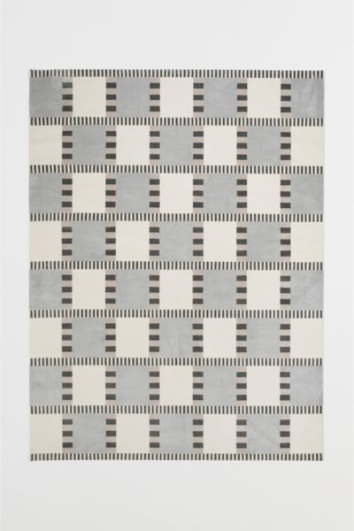 Revival Damas Washable Rug In Grey At Urban Outfitters