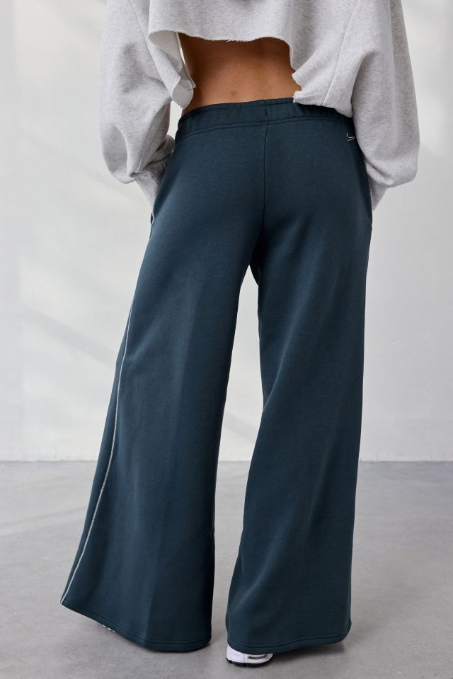 Nike Sportswear Phoenix Fleece Graphic Wide-Leg Sweatpant