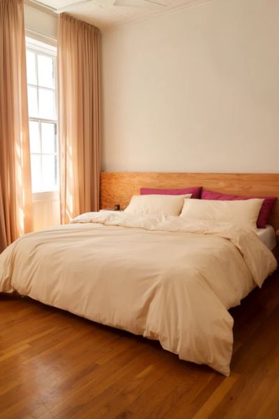 Bed Threads Cotton Percale Bedding Bundle In Vanilla/crisp White/berry At Urban Outfitters In White
