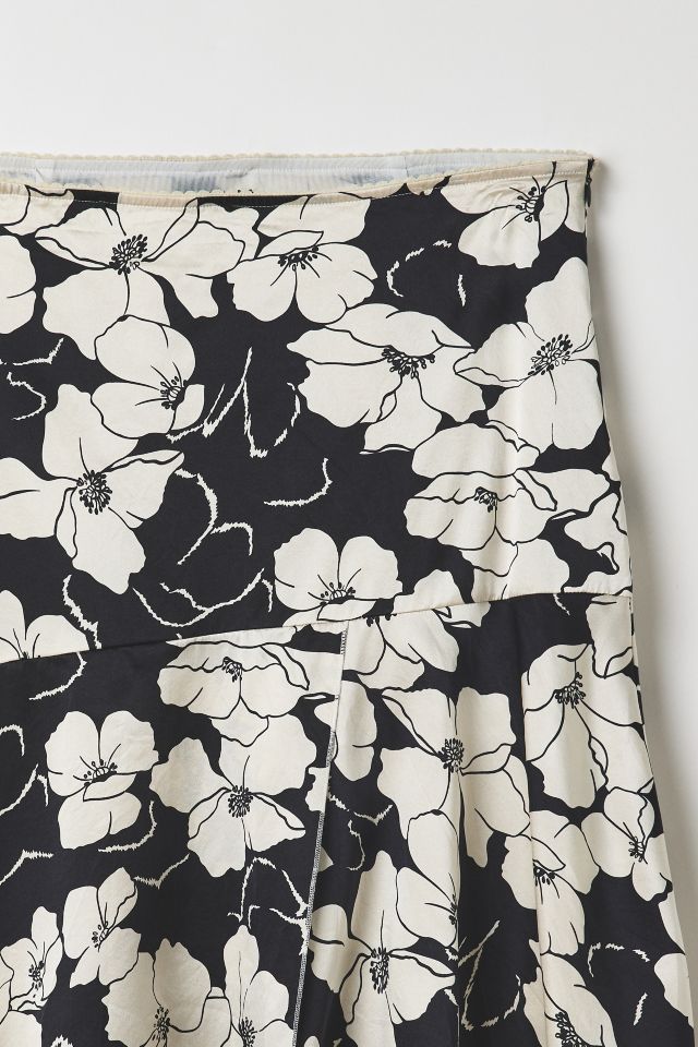 Vintage By Thrift Like A Girl Black + White Floral Silk Knee-Length Skirt #1