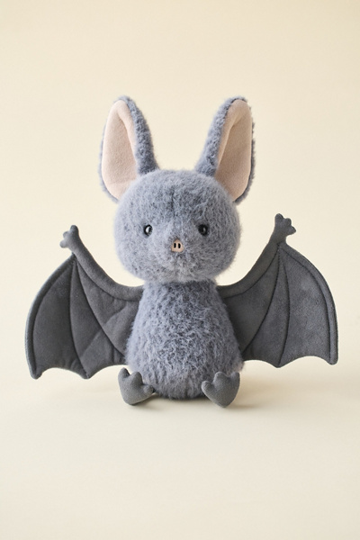  Broox Bat コウモリ ぬいぐるみ Jellycat Broox Bat Plushie | Urban Outfitters