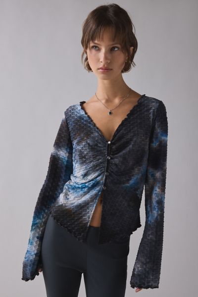 ReMADE By UO Remnants Button-Up Bell Sleeve Flyaway Hem Top