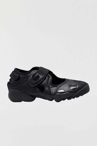 Nike Women's Air Rift Dot Sneakers