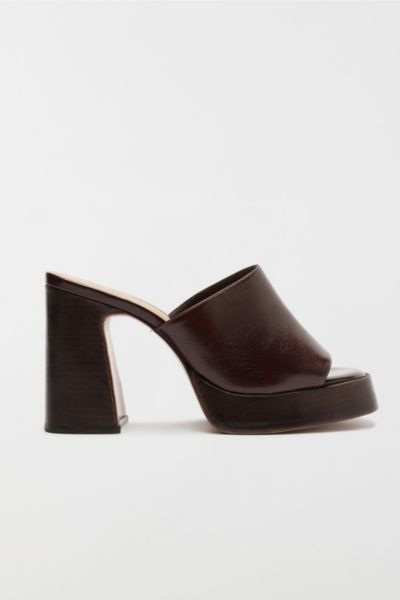 Schutz Rowan Platform Mule In Root Brown, Women's At Urban Outfitters In Brown