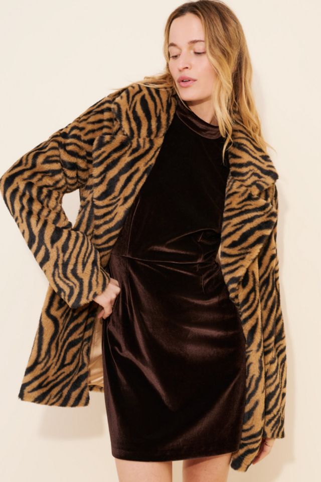 4SI3NNA Hilary Faux Fur Coat #3