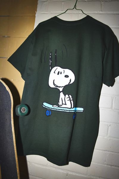 Peanuts Snoopy UO Exclusive Graphic Tee