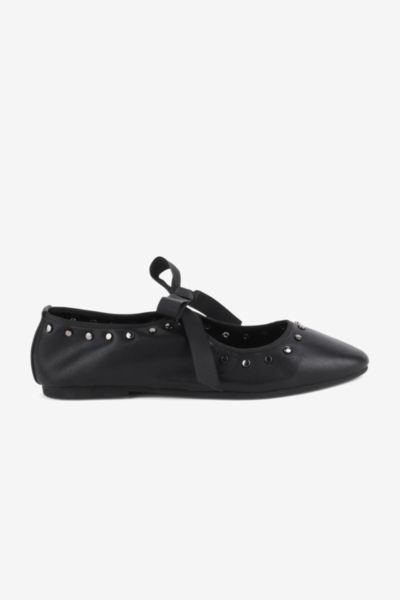 Intentionally Blank Peak Leather Ballet Flat