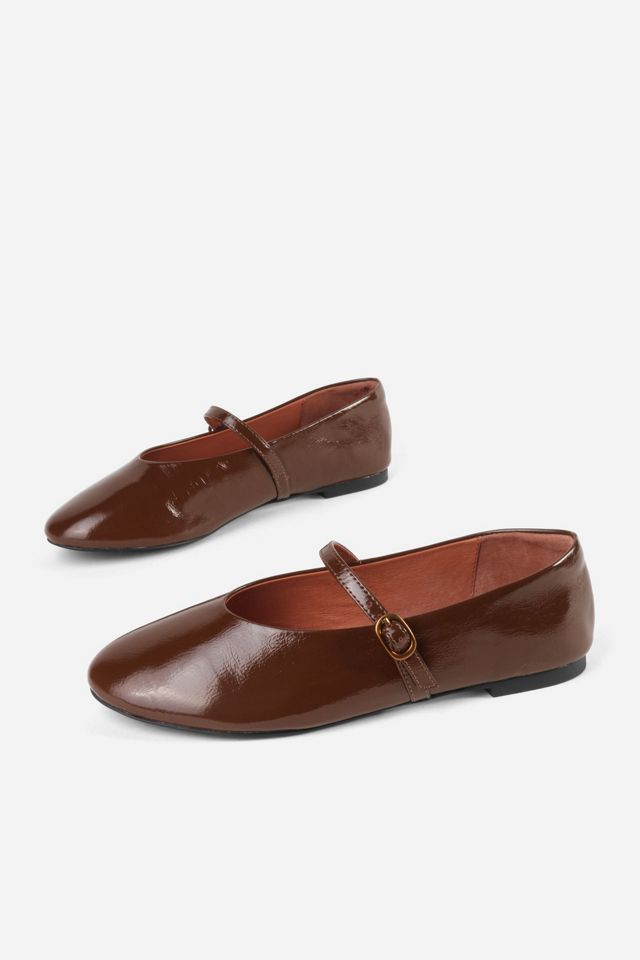 Intentionally Blank Larisa Flat #1