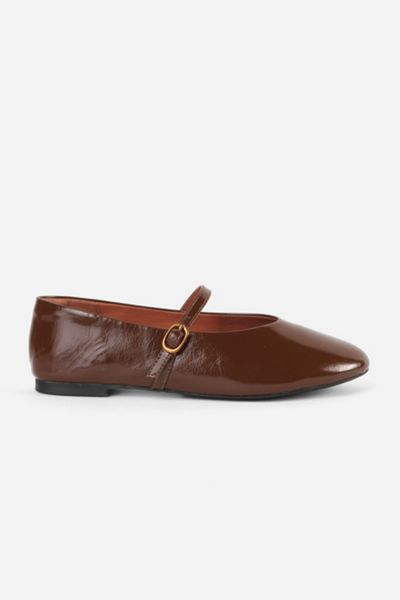 Intentionally Blank Larisa Flat