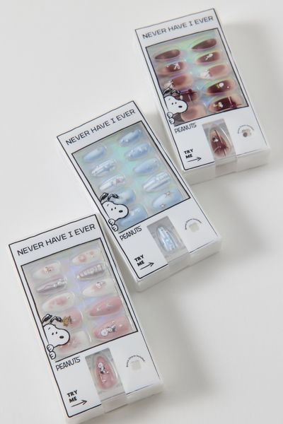 Never Have I Ever X Peanuts Snoopy Press-On Nail Set