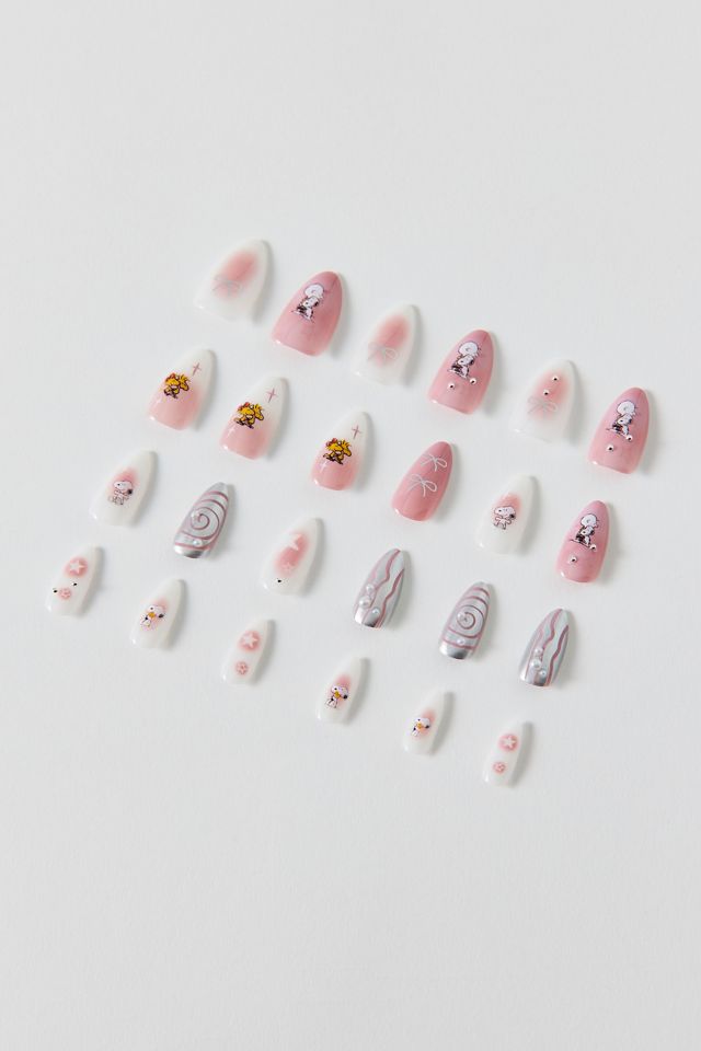 Never Have I Ever X Peanuts Snoopy Press-On Nail Set